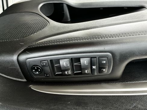 Used 2019 Dodge Durango SXT image 16