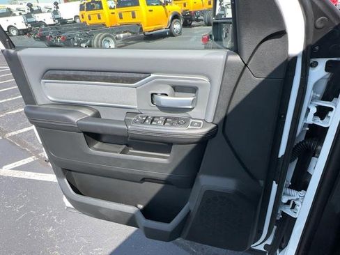 New 2023 RAM 4500 SLT w/ Quick Order Package 2YG SLT image 16