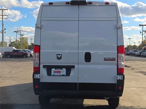 Used 2021 RAM ProMaster 2500 w/ Convenience Group image 16