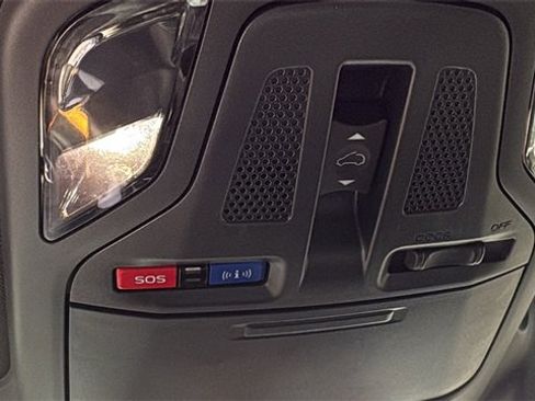 Used 2022 Subaru Outback Wilderness w/ Wilderness Package image 17