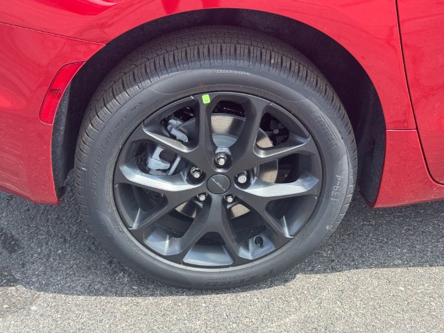 New 2027 Chrysler Pacifica Select AWD/4WD image 12