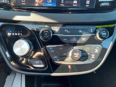 Used 2026 Chrysler Pacifica Select FWD image 28