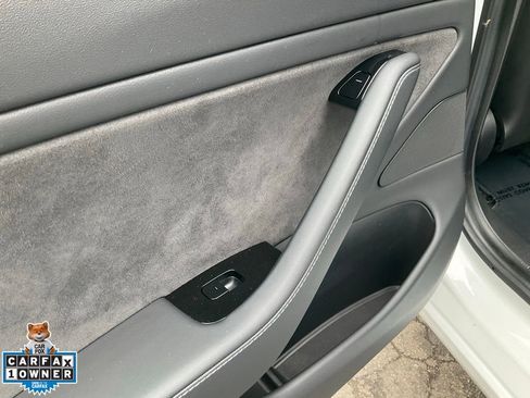 Used 2020 Tesla Model 3 Performance image 32