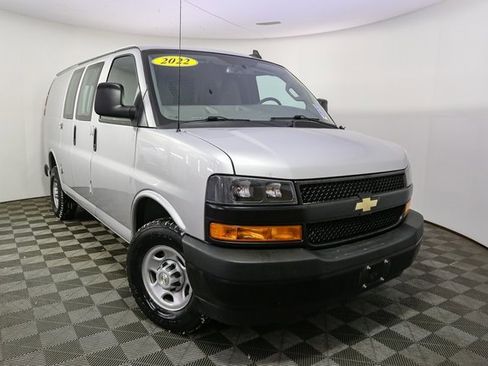 Used 2022 Chevrolet Express 2500 image 3