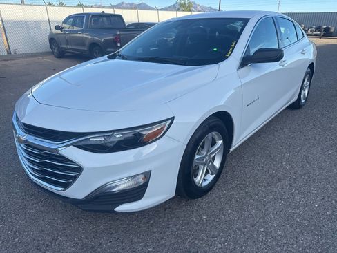 Used 2024 Chevrolet Malibu LS image 1