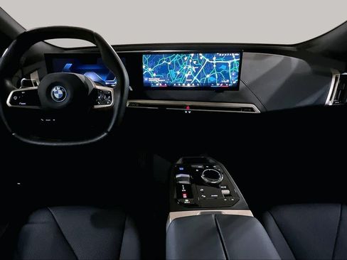 Used 2024 BMW iX xDrive50 w/ Sport Package AWD/4WD image 15