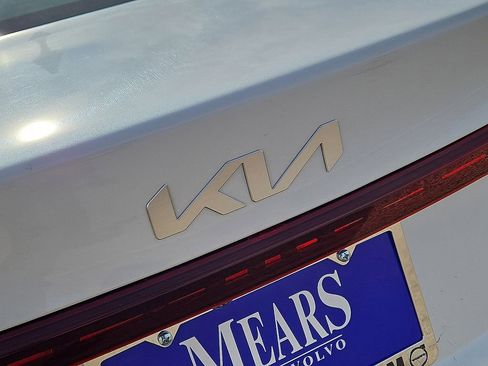 Used 2024 Kia Forte LXS image 13