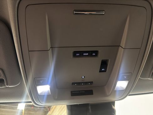 Used 2018 GMC Sierra 1500 SLT w/ SLT Premium Package image 18