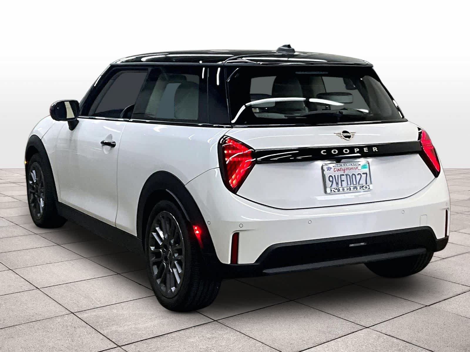 Used 2025 MINI Cooper 2-Door Hardtop FWD image 14