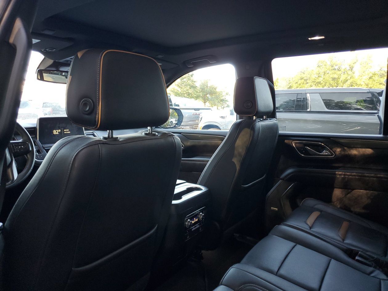Used 2023 GMC Yukon AT4 AWD/4WD image 9