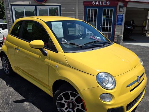 Used 2012 FIAT 500 Sport w/ Safety & Convenience Pkg FWD image 2