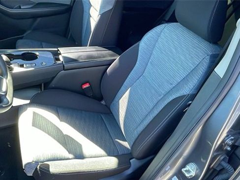 Used 2023 Nissan Rogue SV image 11