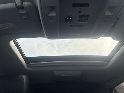 Used 2018 Chevrolet Tahoe LT w/ LT Signature Package image 13