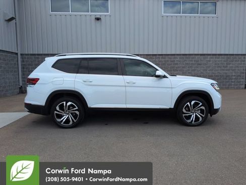 Used 2022 Volkswagen Atlas SEL AWD/4WD image 2