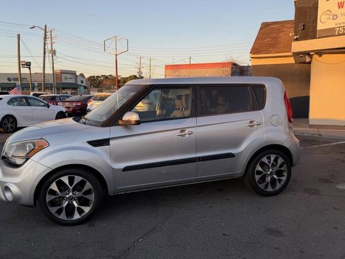 Used 2012 Kia Soul ! image 3
