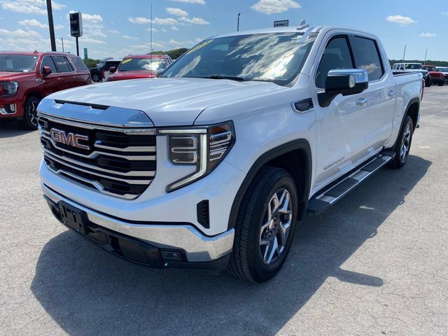 Used 2023 GMC Sierra 1500 SLT AWD/4WD image 2