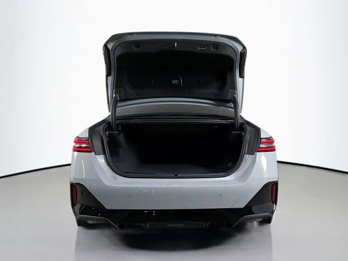 Certified 2025 BMW i5 eDrive40i w/ M Sport Package image 27