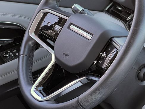 Used 2022 Land Rover Range Rover Evoque SE image 37