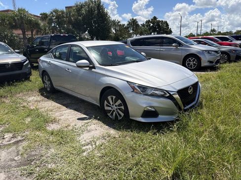 Used 2019 Nissan Altima 2.5 S FWD image 1