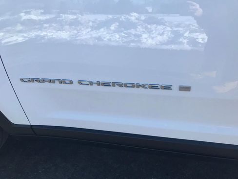 Used 2023 Jeep Grand Cherokee Sport Utility 4D image 44