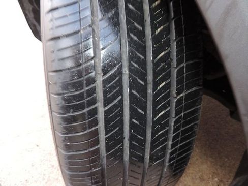 Used 2025 Kia Sportage EX image 12