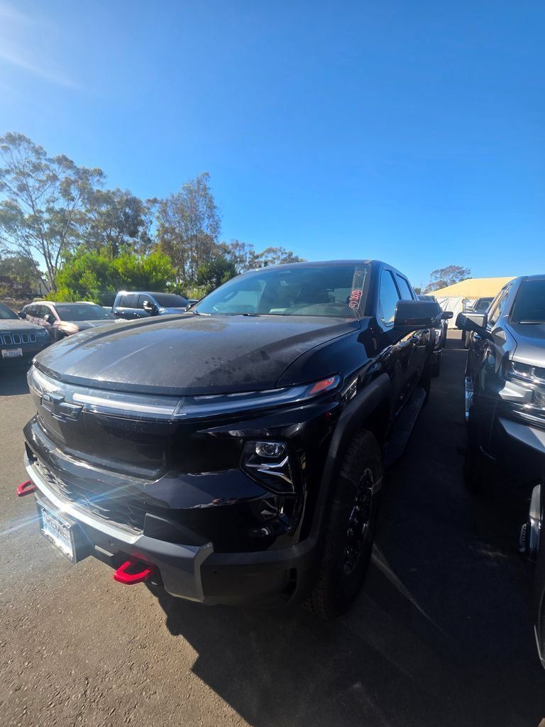 Used 2026 Chevrolet Silverado EV Trail Boss w/ Premium Package AWD/4WD image 1