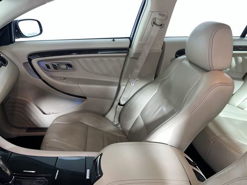 Used 2017 Ford Taurus Limited FWD image 27