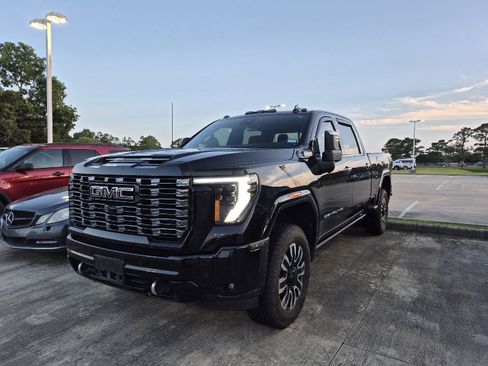 Used 2025 GMC Sierra 2500 Denali Ultimate w/ Max Trailering Package AWD/4WD image 1