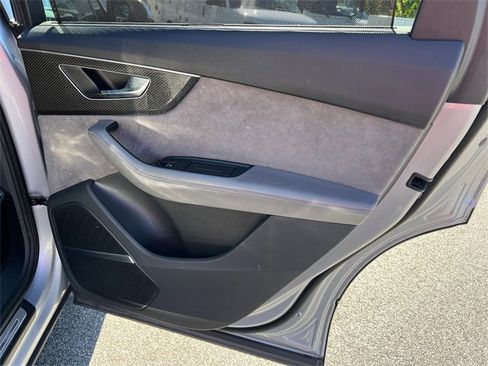 Used 2022 Audi SQ7 Premium Plus w/ SQ7 Executive Package image 16