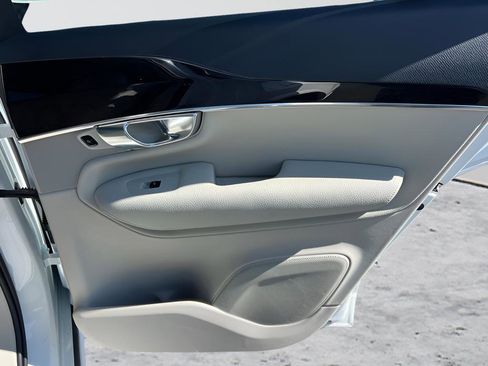 Used 2019 Volvo XC90 T5 Momentum w/ Protection Package Premier image 33