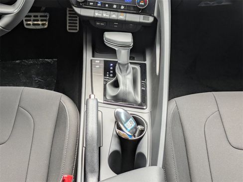 Used 2025 Hyundai Elantra Sport image 15