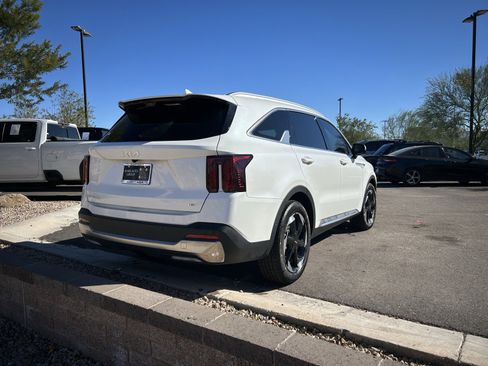 Certified 2025 Kia Sorento SX Prestige image 3