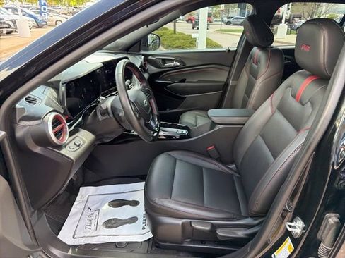 Used 2024 Chevrolet Trax RS w/ Sunroof Package FWD image 7