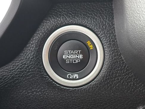 Certified 2025 RAM 2500 Big Horn AWD/4WD image 16