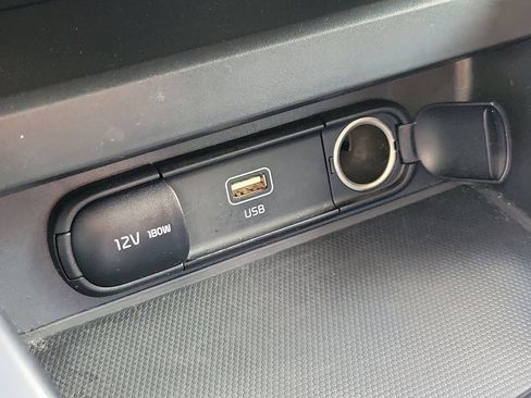 Used 2025 Kia Soul LX w/ LX Technology Package FWD image 26