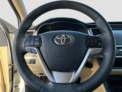 Used 2016 Toyota Highlander Limited Platinum image 9