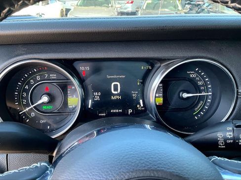 Used 2021 Jeep Wrangler Unlimited Sahara w/ Cold Weather Group AWD/4WD image 24