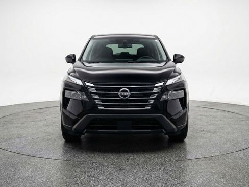 Used 2025 Nissan Rogue SV FWD image 2