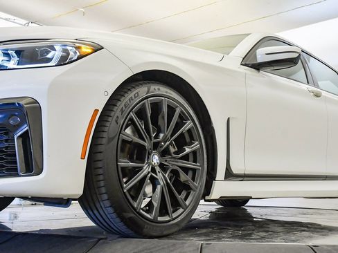 Certified 2022 BMW 740i w/ M Sport Package image 9