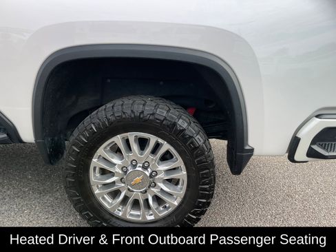 Used 2022 Chevrolet Silverado 2500 High Country w/ Safety Package II image 9