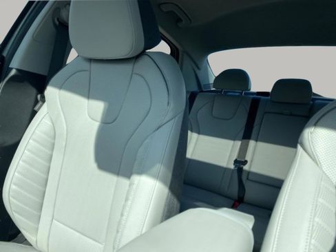 New 2026 Hyundai Elantra Limited FWD image 31