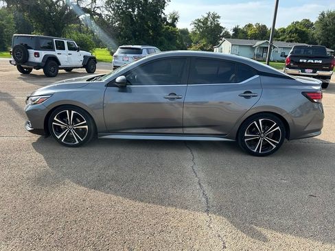 Used 2020 Nissan Sentra SR w/ Premium Package FWD image 2