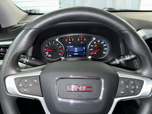 Certified 2023 GMC Acadia SLE w/ Driver Convenience Package image 7