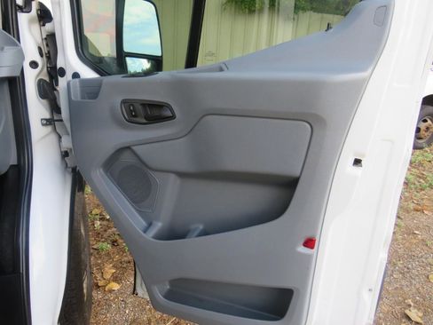 Used 2017 Ford Transit 250 130 Medium Roof RWD image 27