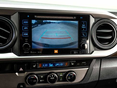 Used 2016 Toyota Tacoma Limited w/ Towing Package RWD image 23