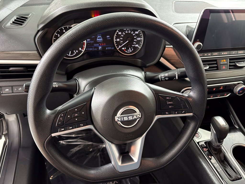 Used 2024 Nissan Altima 2.5 SV FWD image 28