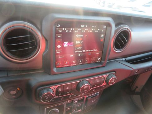 Used 2022 Jeep Wrangler Unlimited Sport AWD/4WD image 30
