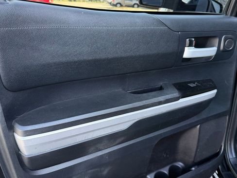 Used 2014 Toyota Tundra SR5 w/ SR5 Upgrade Package image 30