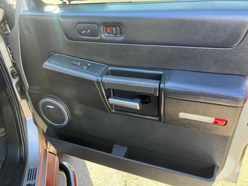 Used 2005 HUMMER H2 Base w/ Preferred Equipment Group image 30