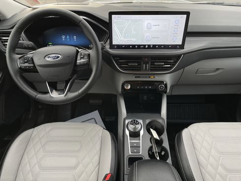 Used 2023 Ford Escape SE w/ PHEV Premium Package image 18